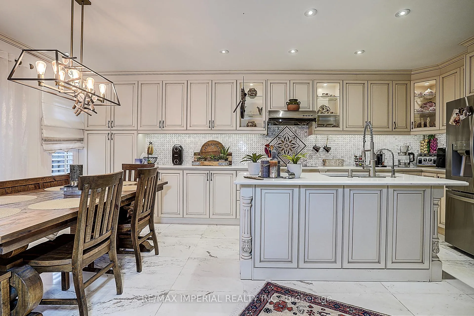 Photo 14 of 32 Brandon Gate Drive, Vaughan, Maple — HOMEH