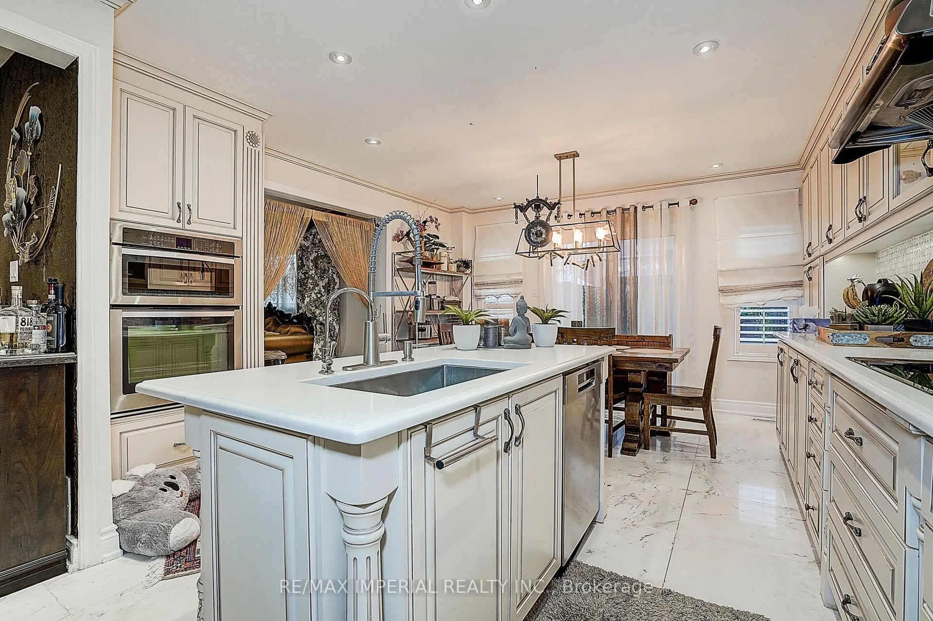Photo 16 of 32 Brandon Gate Drive, Vaughan, Maple — HOMEH