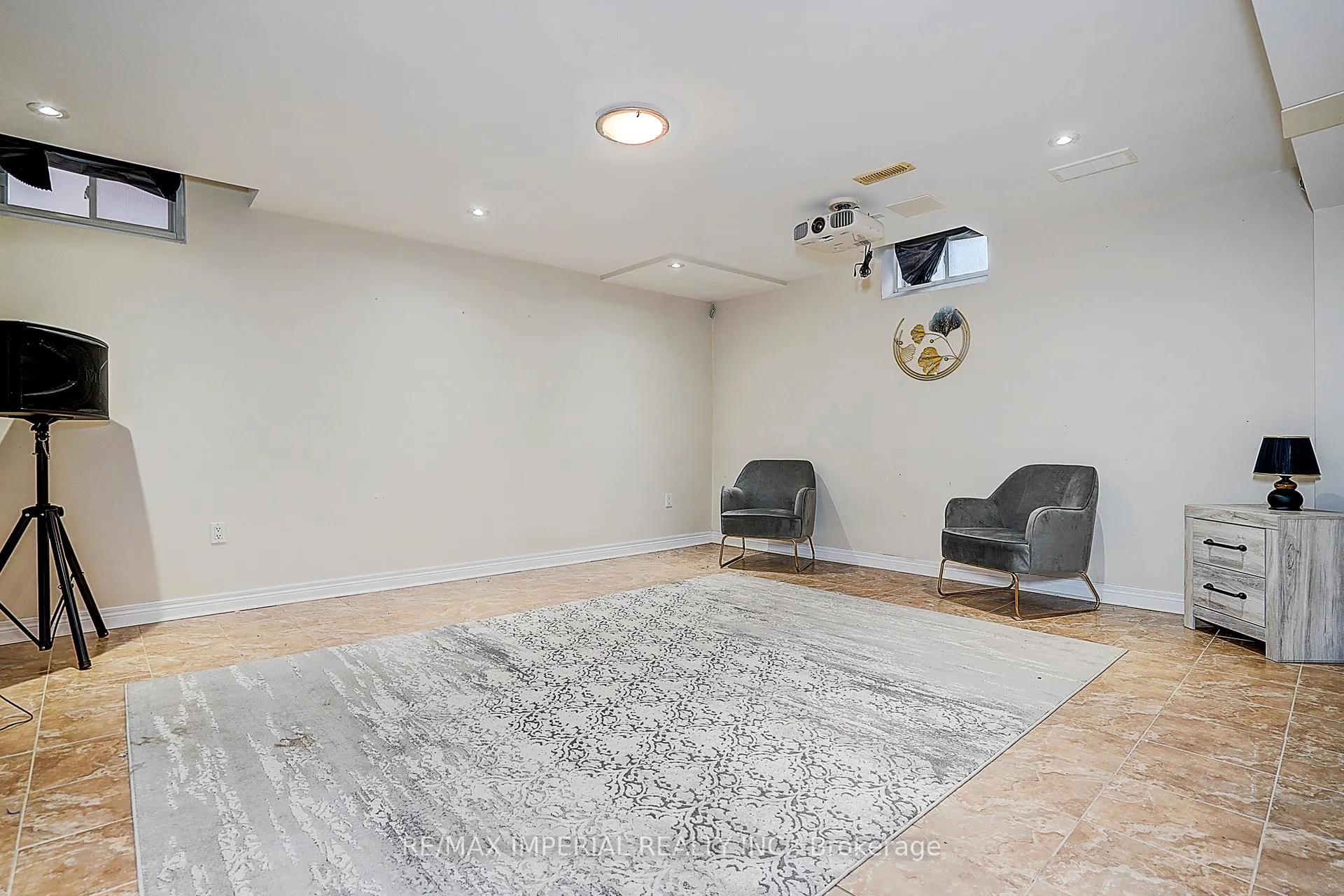 Photo 20 of 32 Brandon Gate Drive, Vaughan, Maple — HOMEH