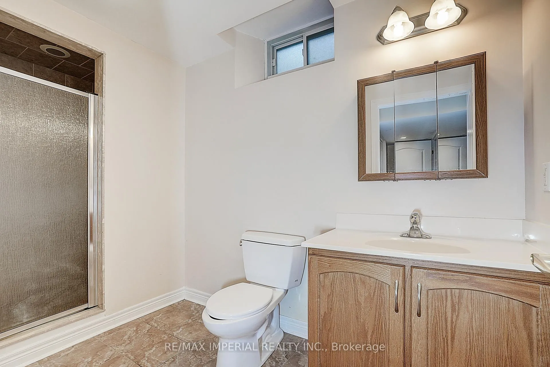 Photo 22 of 32 Brandon Gate Drive, Vaughan, Maple — HOMEH