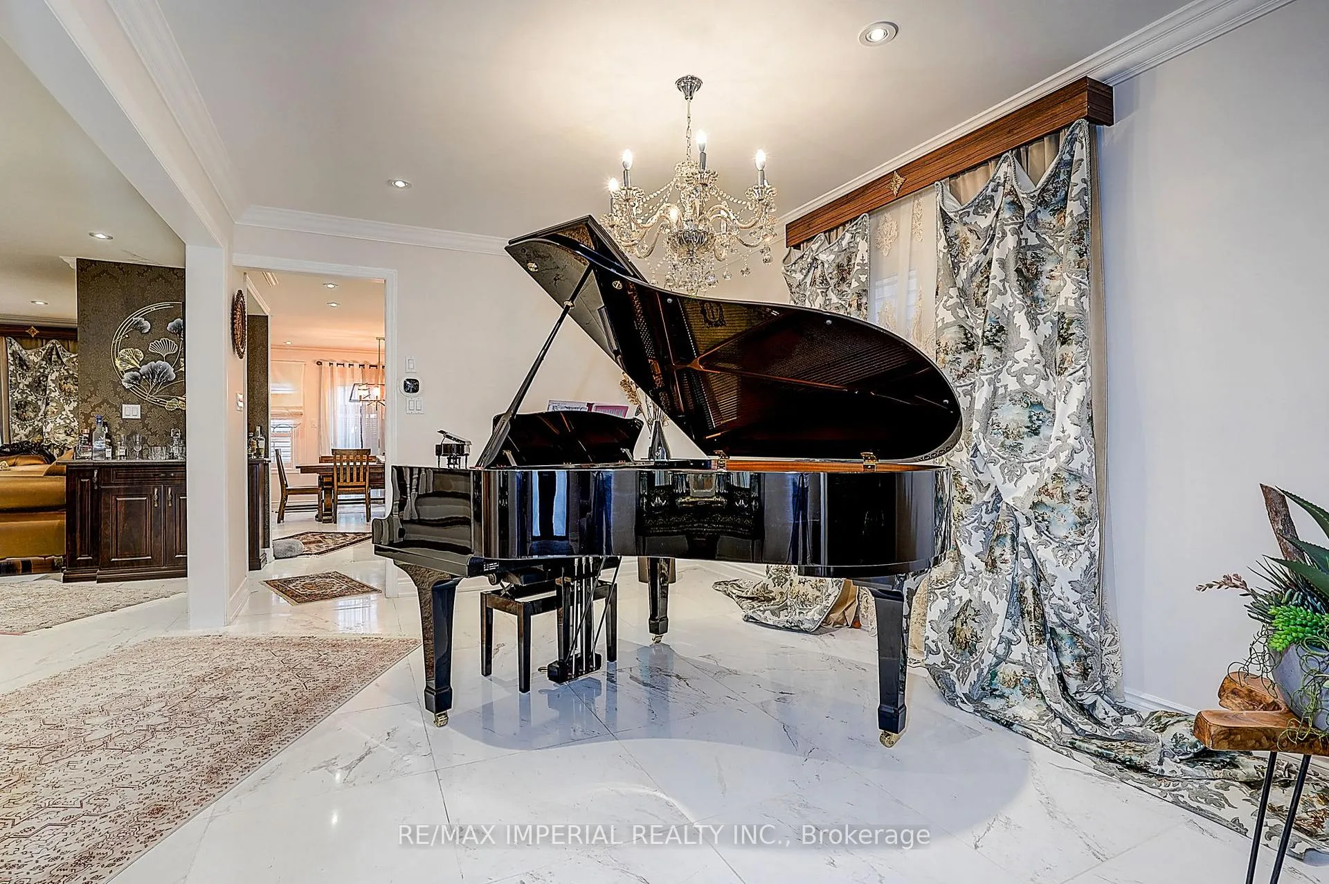 Photo 31 of 32 Brandon Gate Drive, Vaughan, Maple — HOMEH