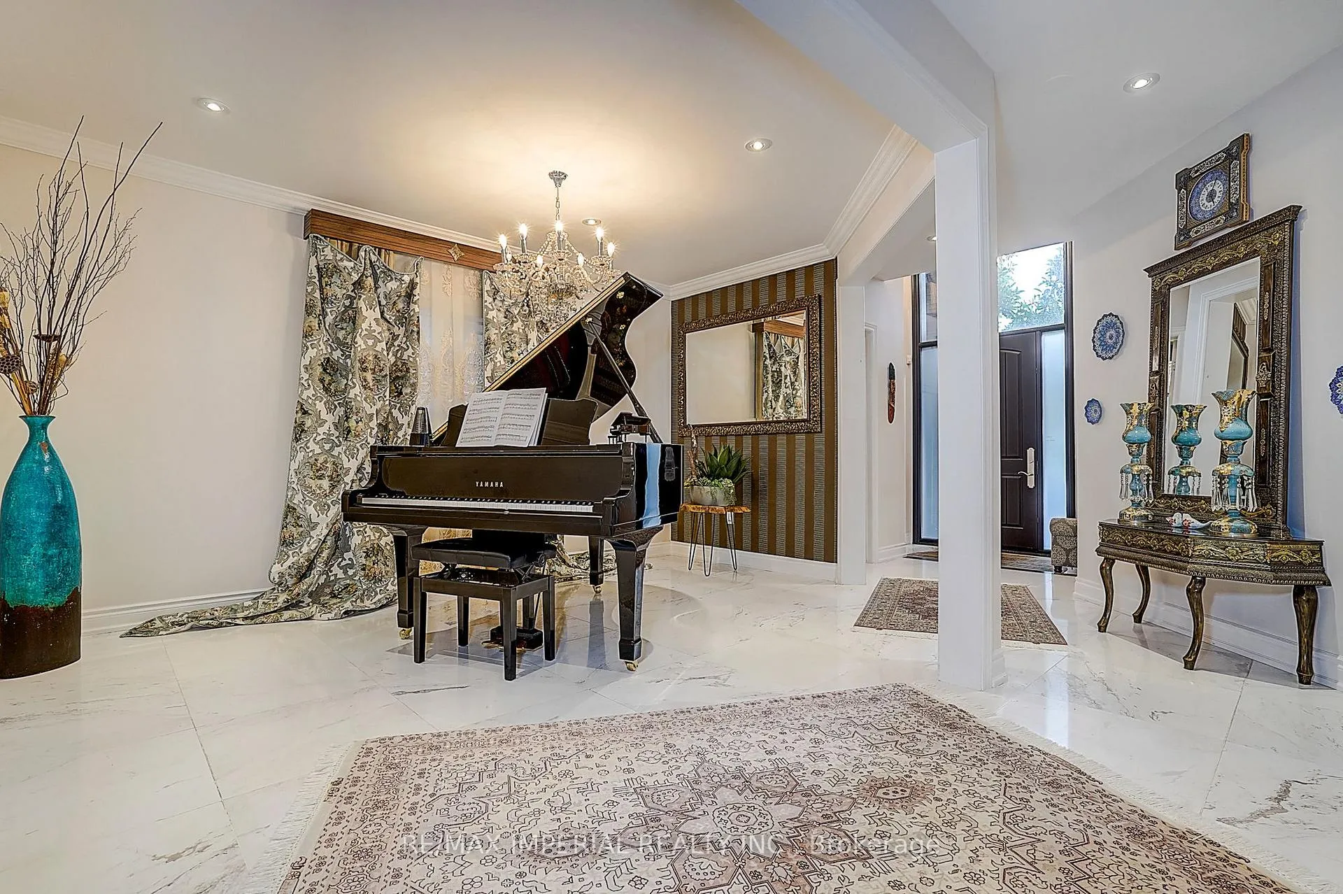 Photo 32 of 32 Brandon Gate Drive, Vaughan, Maple — HOMEH