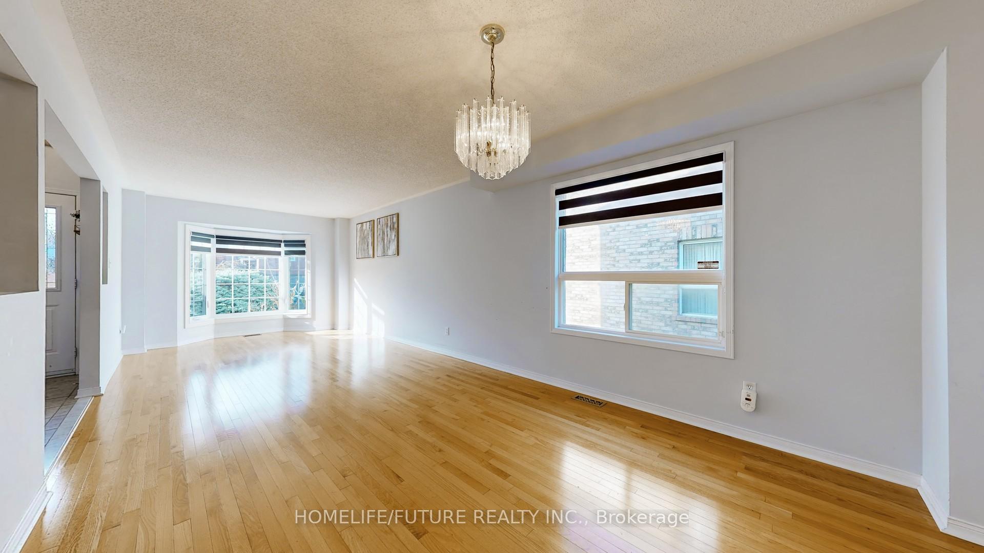 Photo 6 of Unit Main, 45 Gartshore Drive, Whitby, Williamsburg — HOMEH