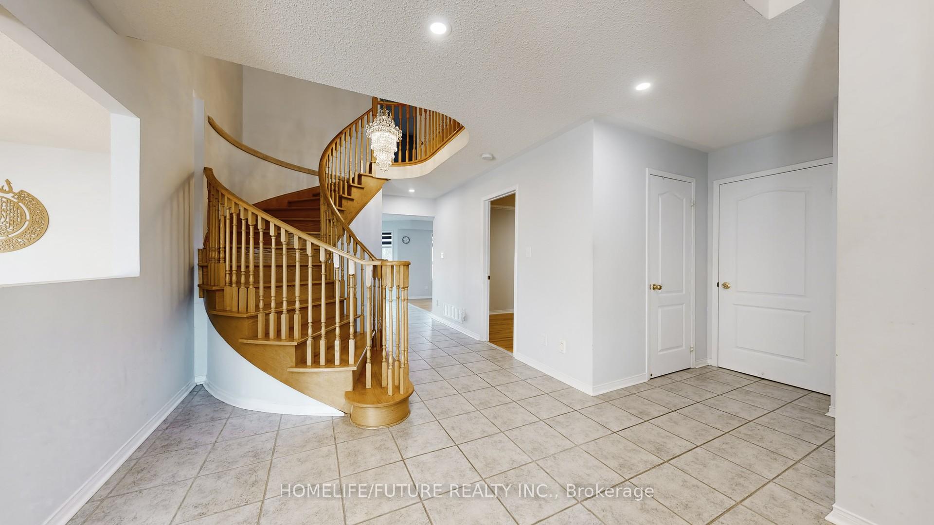 Photo 29 of Unit Main, 45 Gartshore Drive, Whitby, Williamsburg — HOMEH