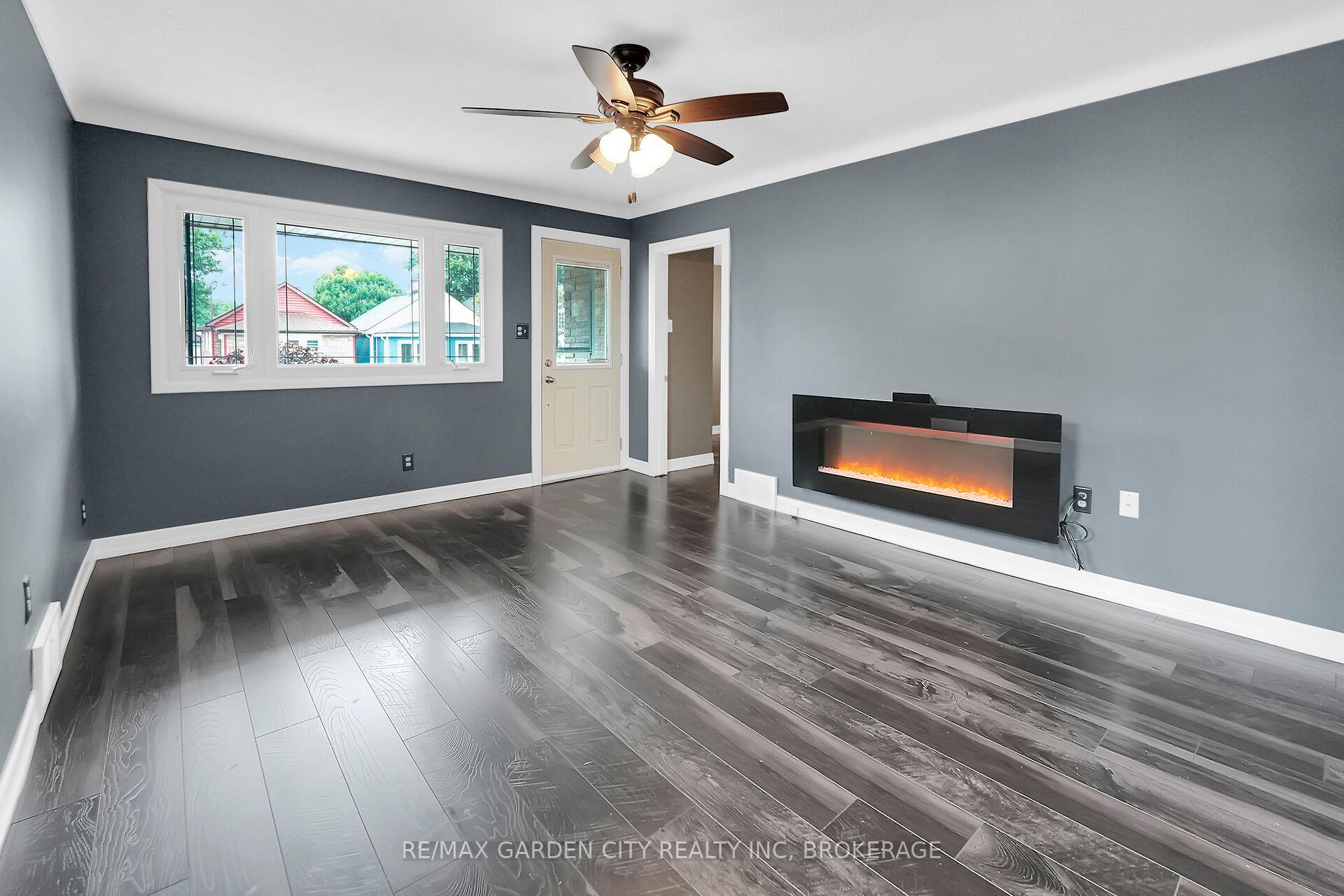 Photo 5 of 160 McAlpine Avenue S, Welland, Lincoln/Crowland — HOMEH