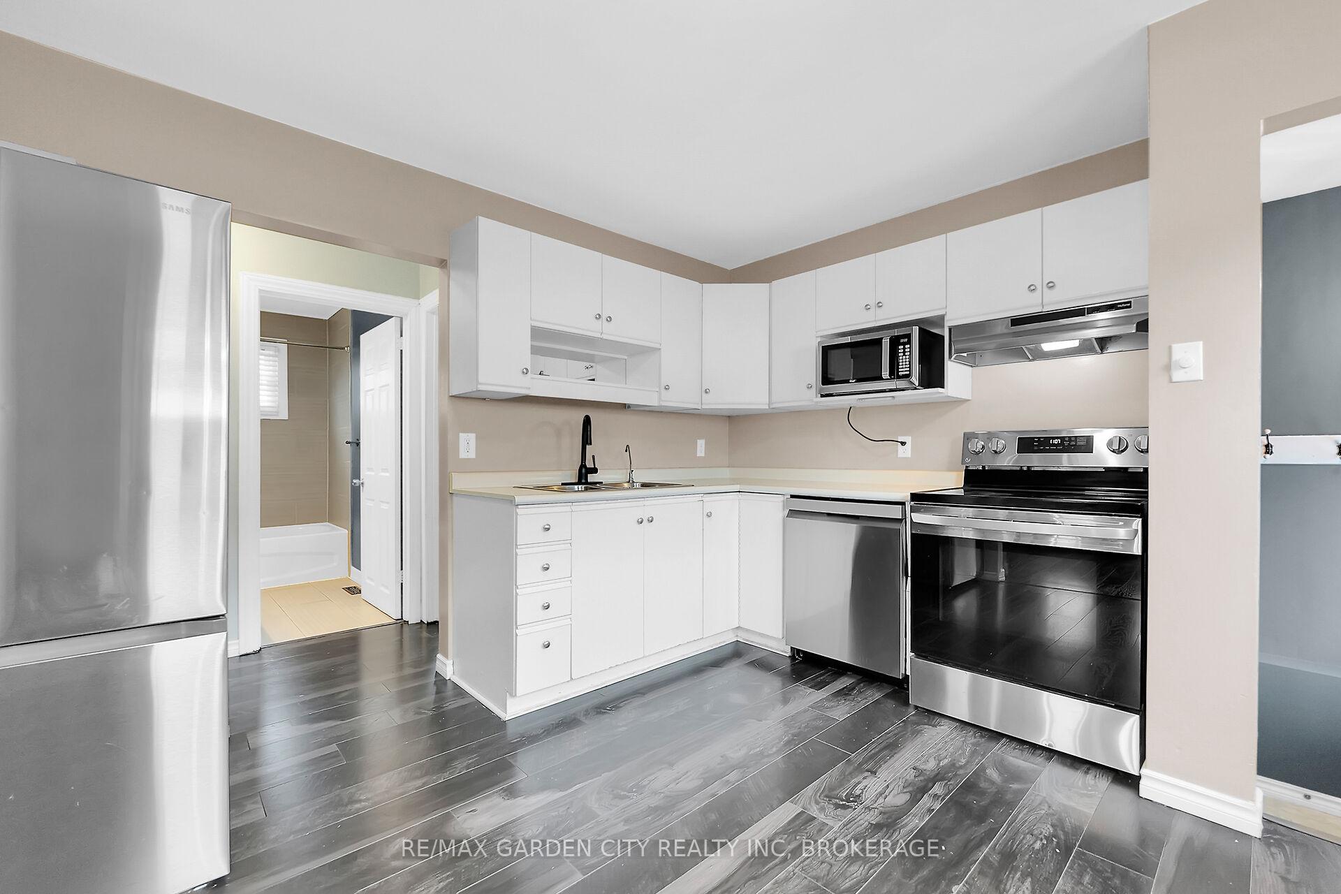 Photo 10 of 160 McAlpine Avenue S, Welland, Lincoln/Crowland — HOMEH