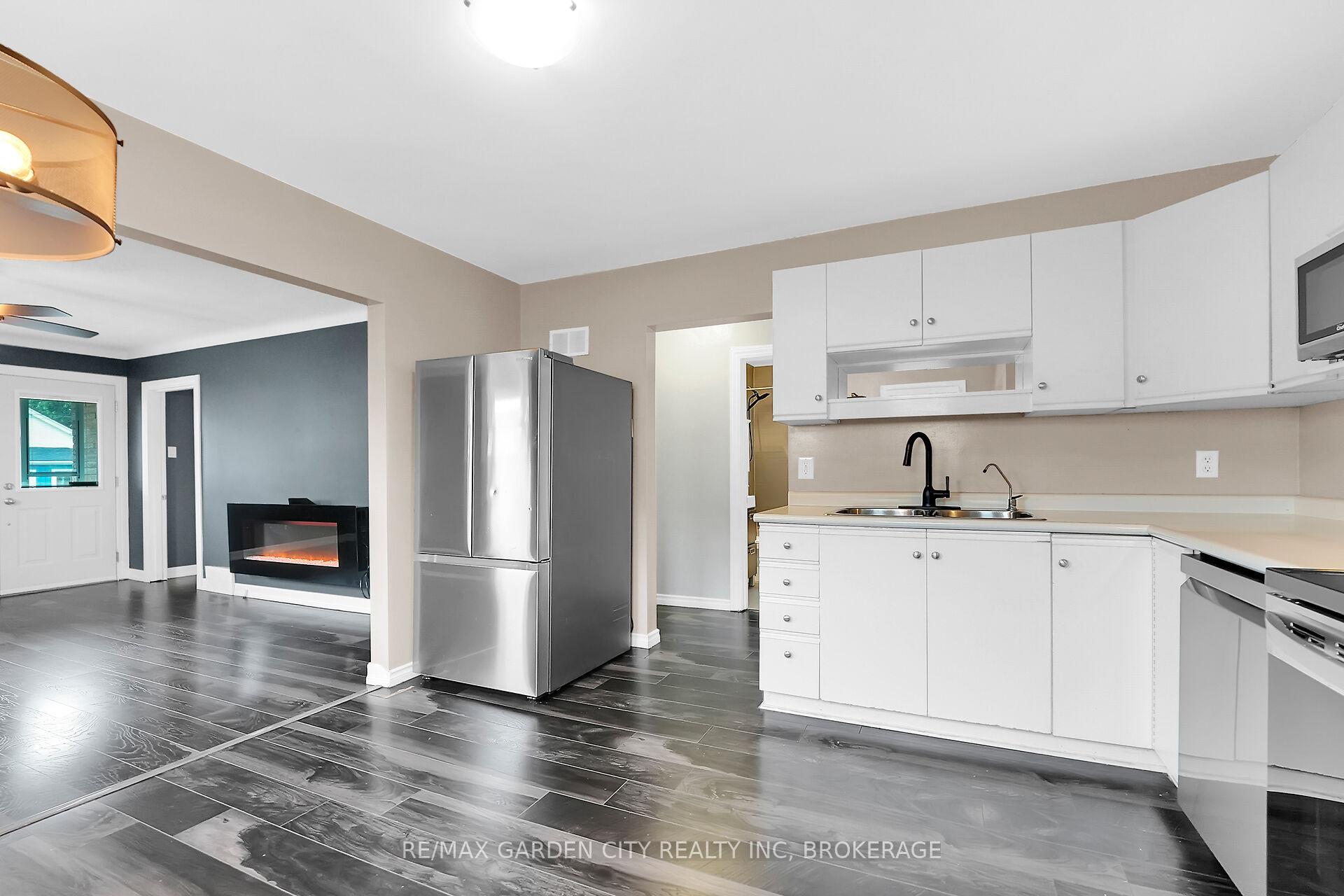 Photo 11 of 160 McAlpine Avenue S, Welland, Lincoln/Crowland — HOMEH