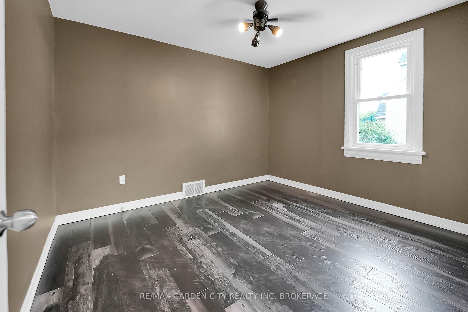 Photo 15 of 160 McAlpine Avenue S, Welland, Lincoln/Crowland — HOMEH