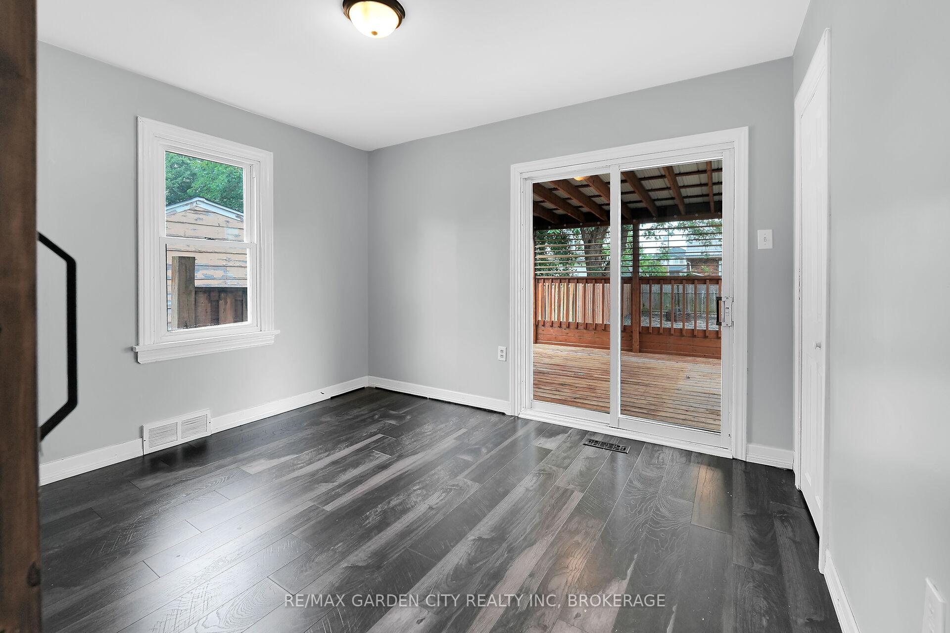 Photo 17 of 160 McAlpine Avenue S, Welland, Lincoln/Crowland — HOMEH