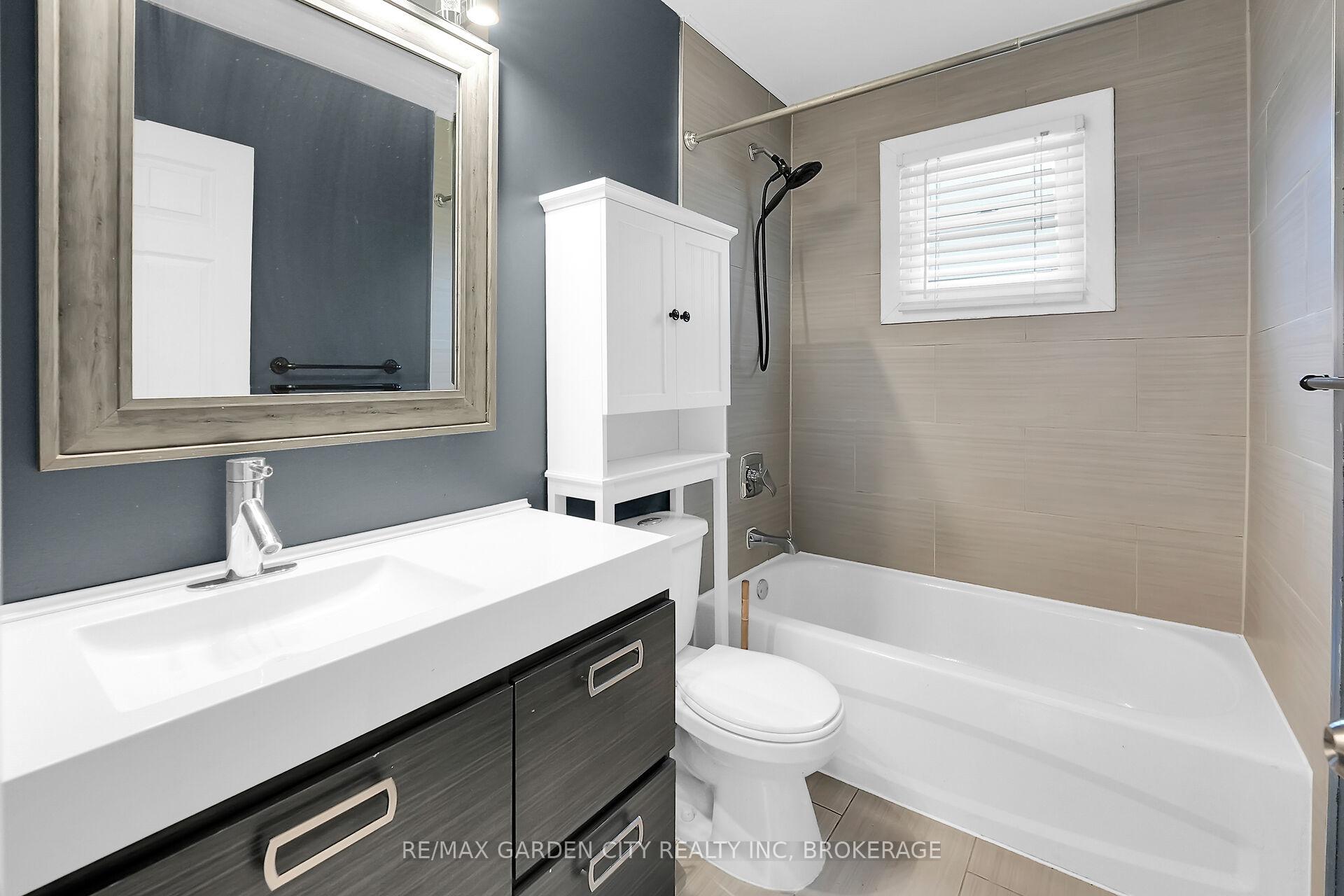 Photo 19 of 160 McAlpine Avenue S, Welland, Lincoln/Crowland — HOMEH
