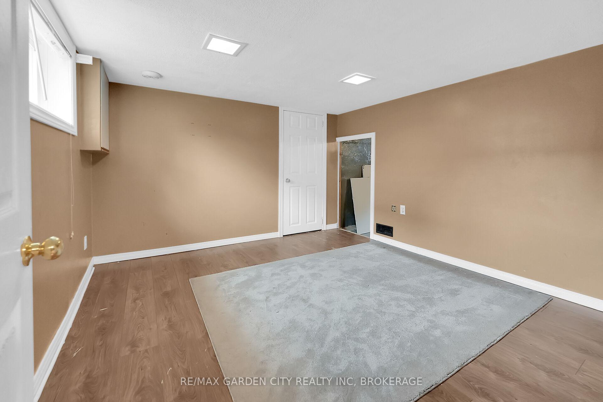 Photo 24 of 160 McAlpine Avenue S, Welland, Lincoln/Crowland — HOMEH