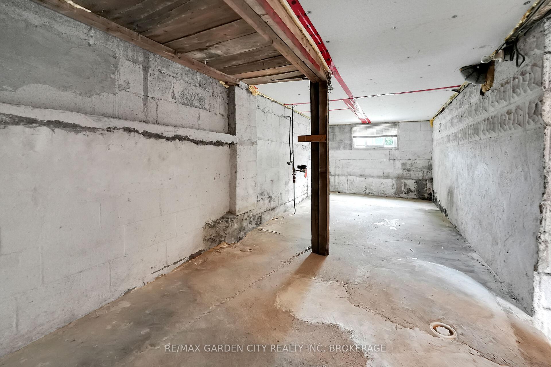 Photo 26 of 160 McAlpine Avenue S, Welland, Lincoln/Crowland — HOMEH