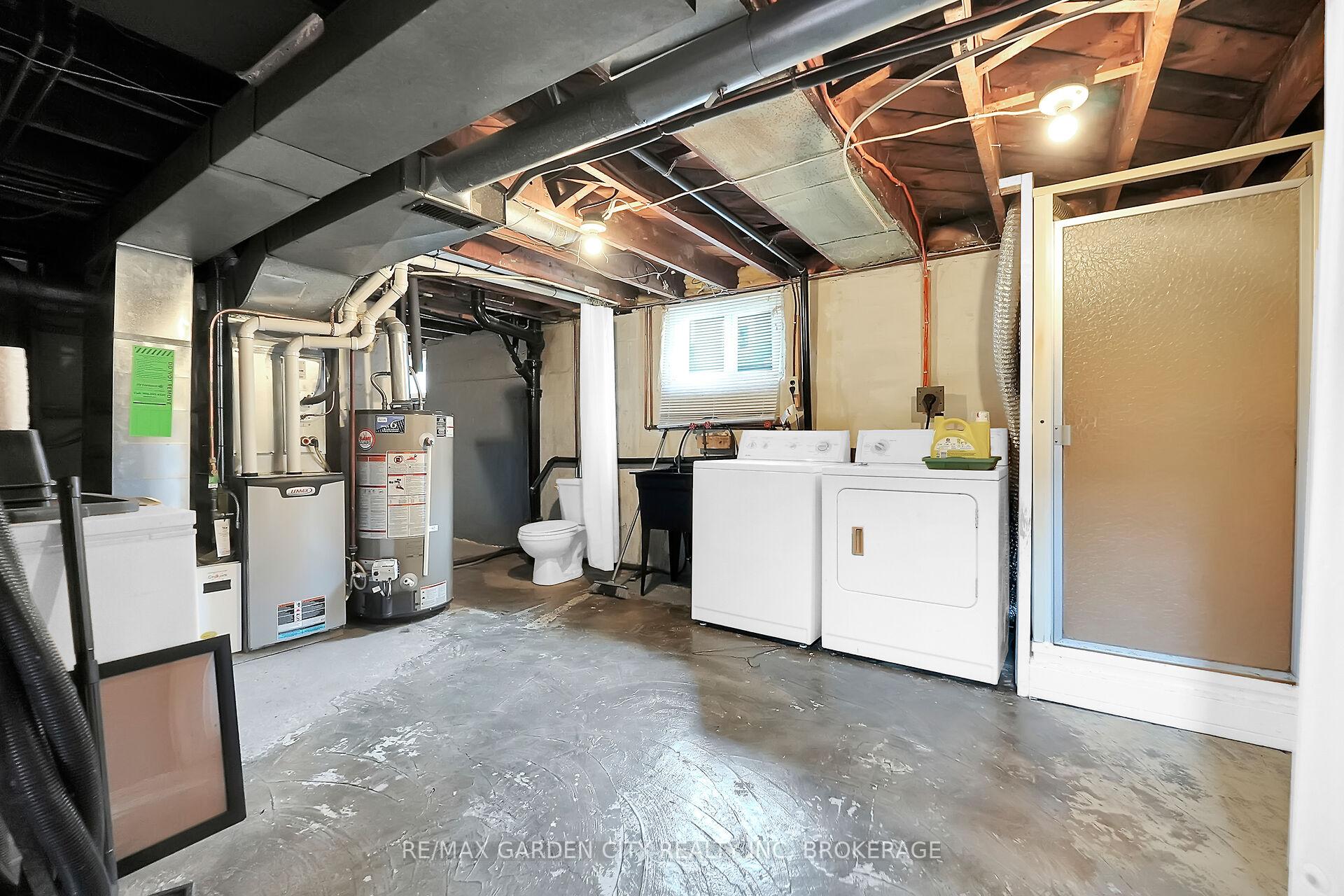 Photo 28 of 160 McAlpine Avenue S, Welland, Lincoln/Crowland — HOMEH