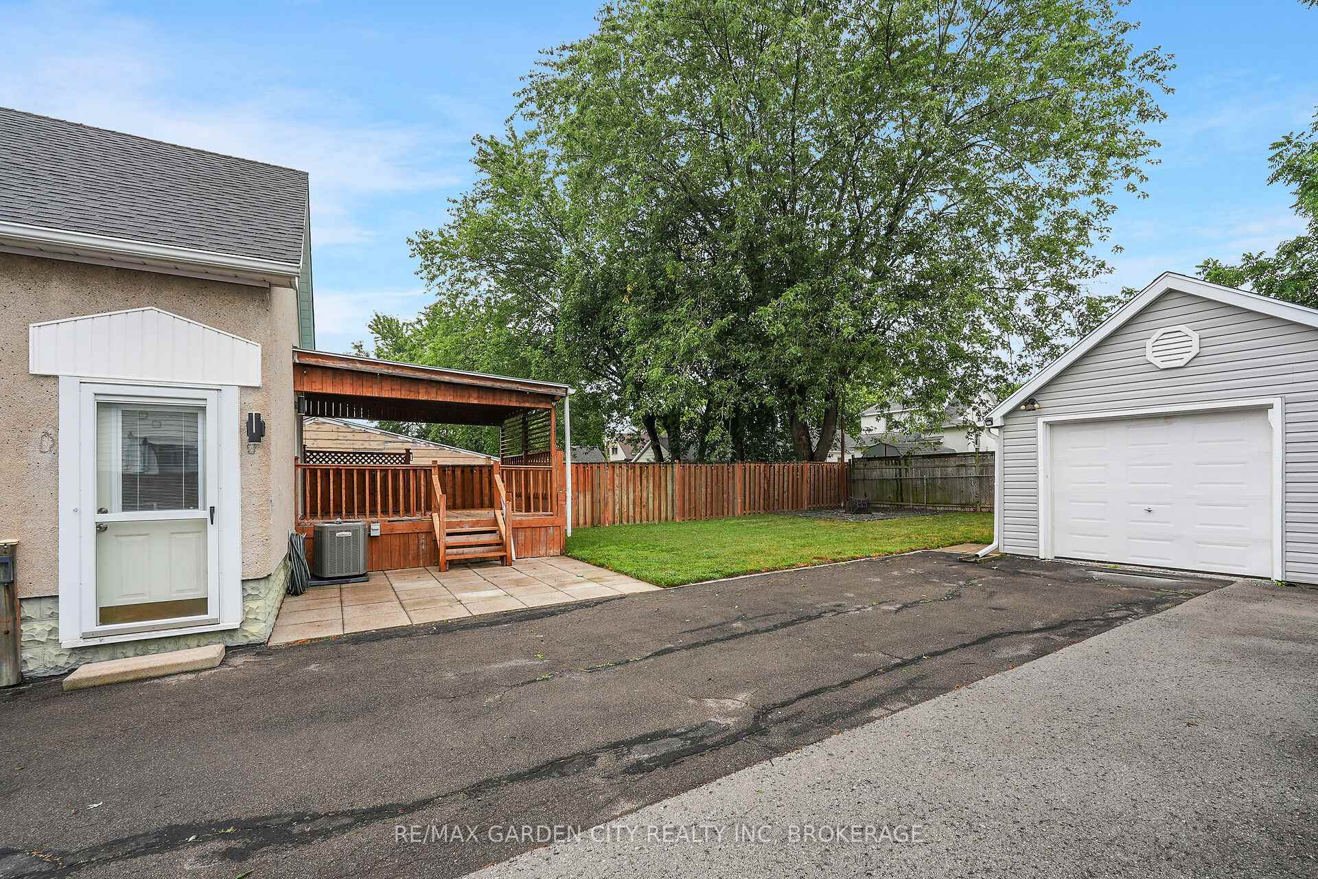 Photo 30 of 160 McAlpine Avenue S, Welland, Lincoln/Crowland — HOMEH
