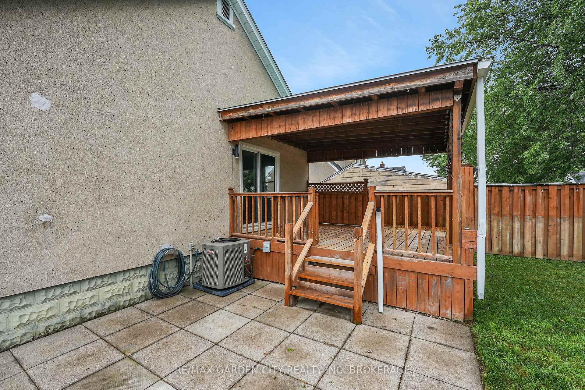 Photo 32 of 160 McAlpine Avenue S, Welland, Lincoln/Crowland — HOMEH