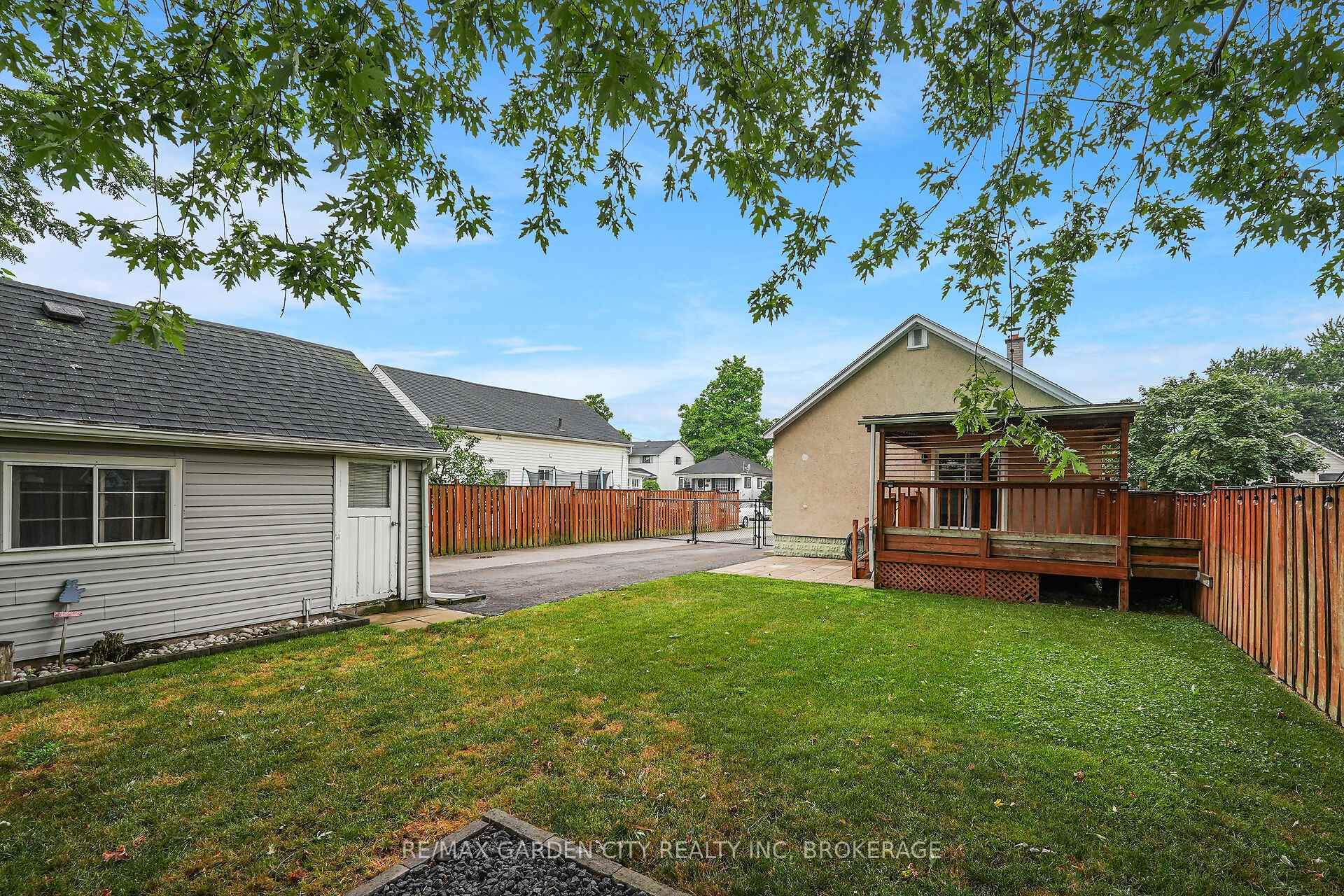 Photo 34 of 160 McAlpine Avenue S, Welland, Lincoln/Crowland — HOMEH