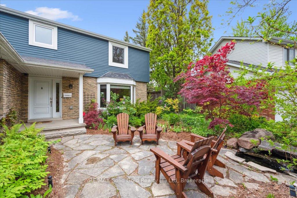 Photo 3 of 427 Stillmeadow Circle, Waterloo — HOMEH