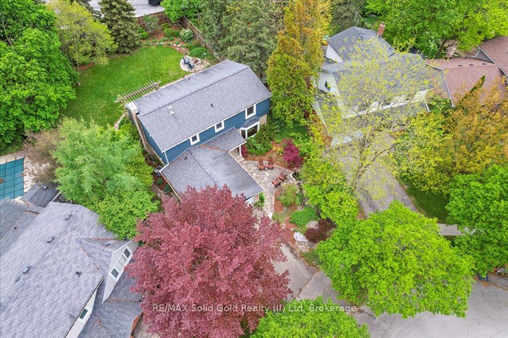 Photo 4 of 427 Stillmeadow Circle, Waterloo — HOMEH