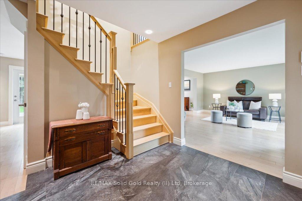 Photo 7 of 427 Stillmeadow Circle, Waterloo — HOMEH