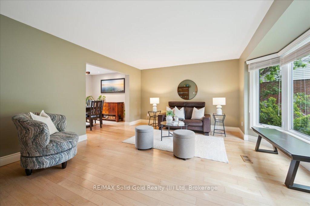 Photo 8 of 427 Stillmeadow Circle, Waterloo — HOMEH