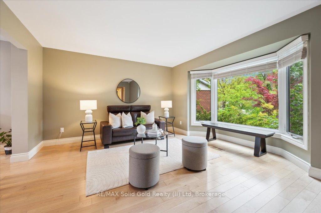 Photo 9 of 427 Stillmeadow Circle, Waterloo — HOMEH