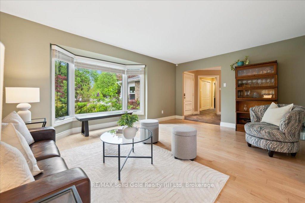 Photo 10 of 427 Stillmeadow Circle, Waterloo — HOMEH