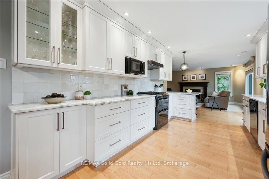 Photo 14 of 427 Stillmeadow Circle, Waterloo — HOMEH