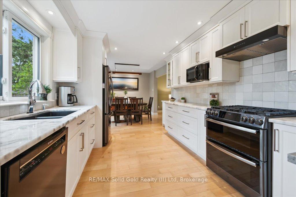 Photo 17 of 427 Stillmeadow Circle, Waterloo — HOMEH