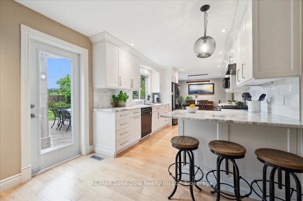 Photo 18 of 427 Stillmeadow Circle, Waterloo — HOMEH