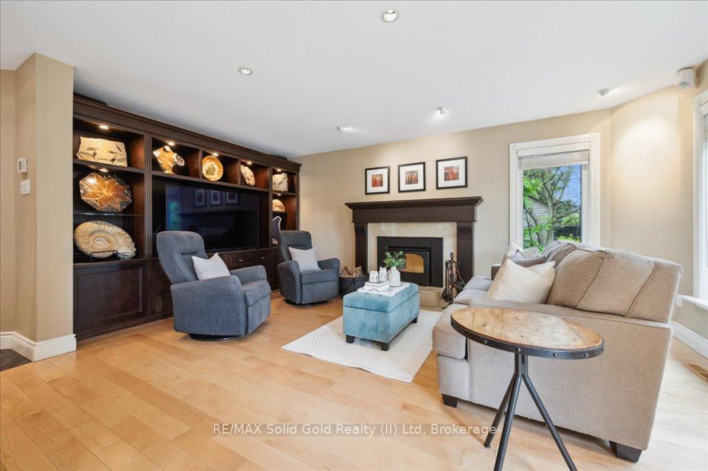 Photo 19 of 427 Stillmeadow Circle, Waterloo — HOMEH