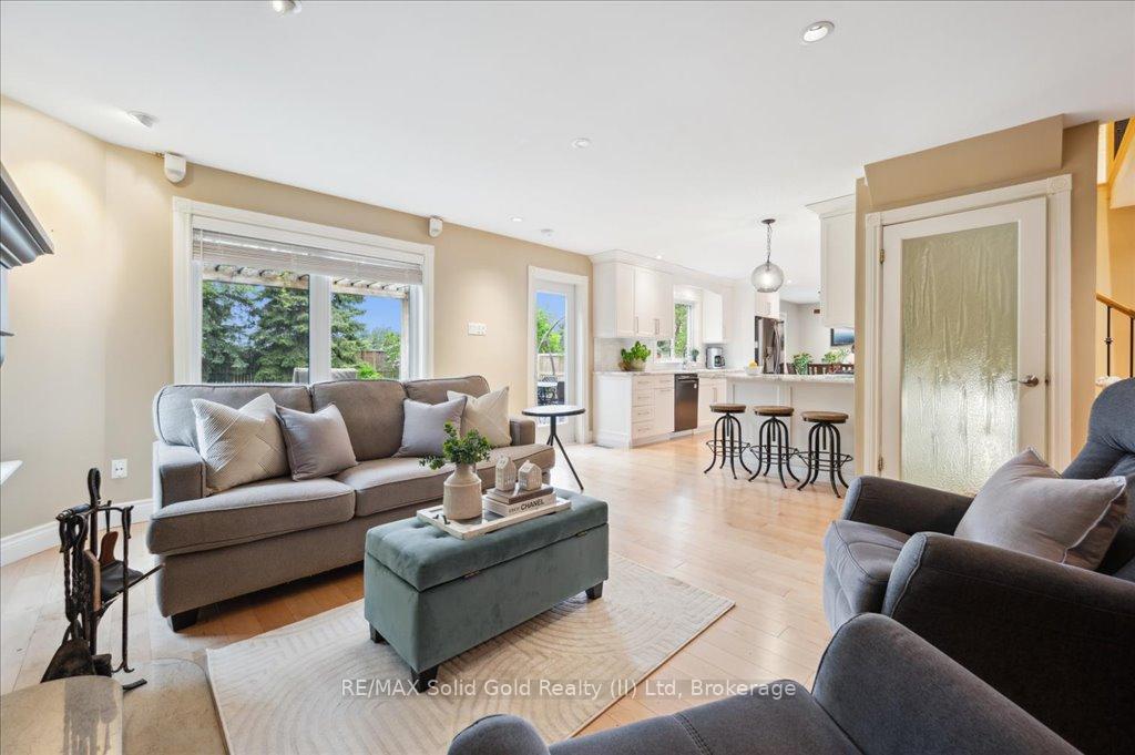 Photo 21 of 427 Stillmeadow Circle, Waterloo — HOMEH