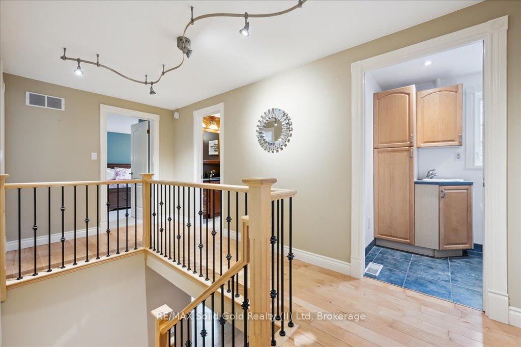 Photo 24 of 427 Stillmeadow Circle, Waterloo — HOMEH