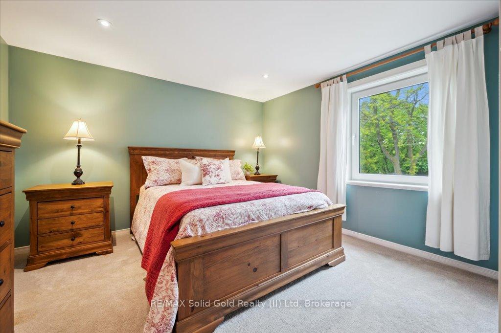 Photo 25 of 427 Stillmeadow Circle, Waterloo — HOMEH