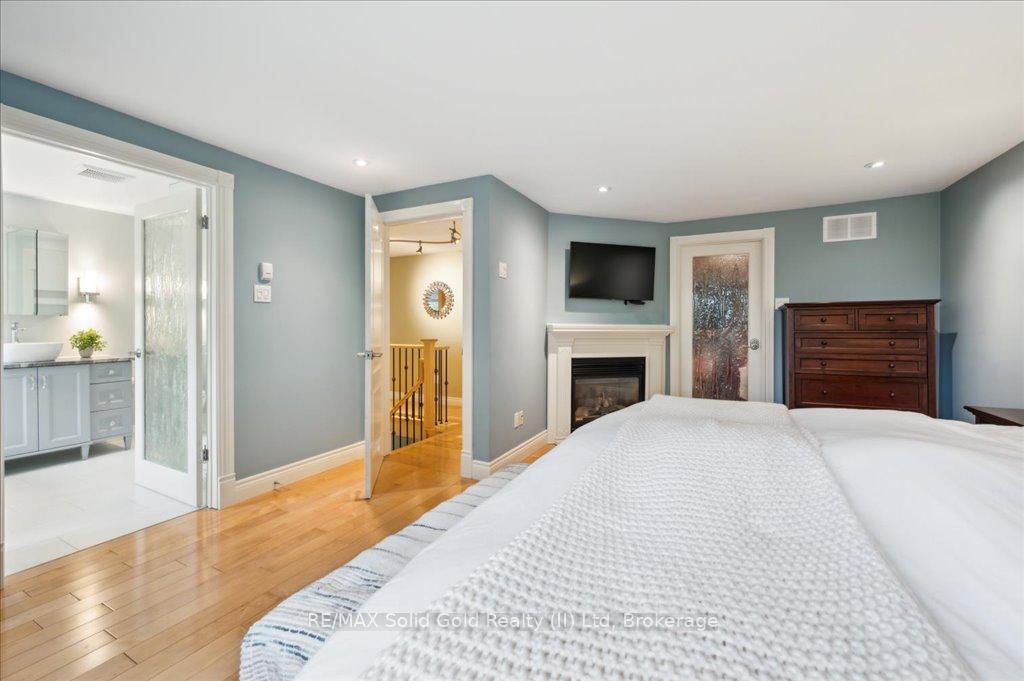 Photo 34 of 427 Stillmeadow Circle, Waterloo — HOMEH