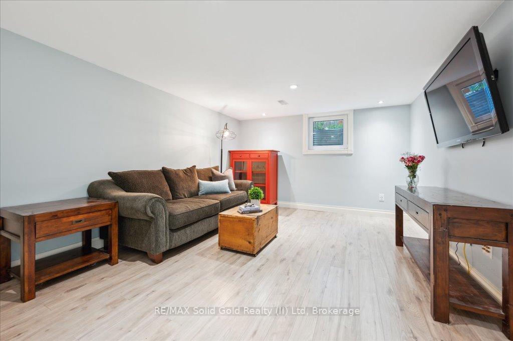 Photo 35 of 427 Stillmeadow Circle, Waterloo — HOMEH