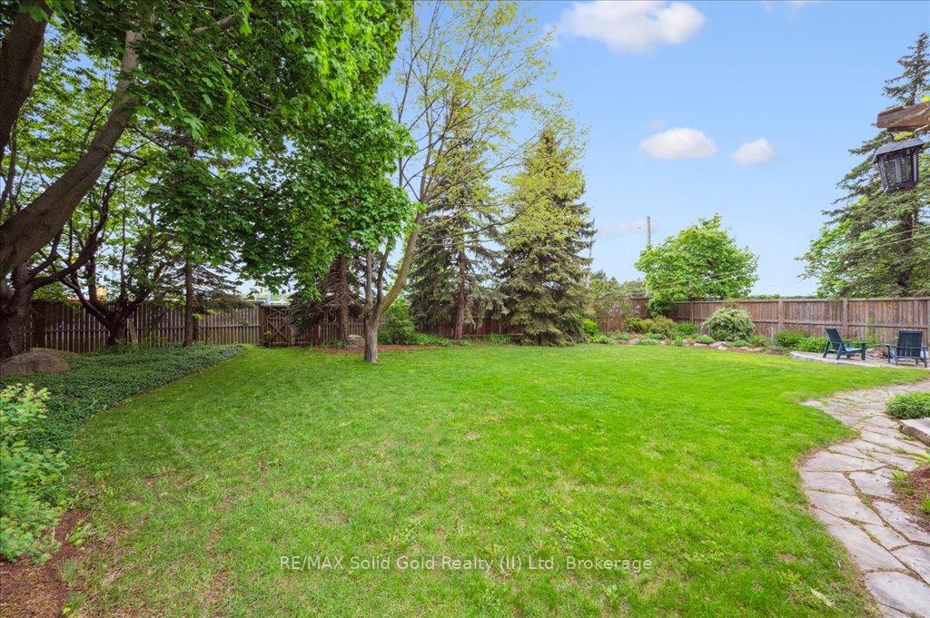 Photo 40 of 427 Stillmeadow Circle, Waterloo — HOMEH