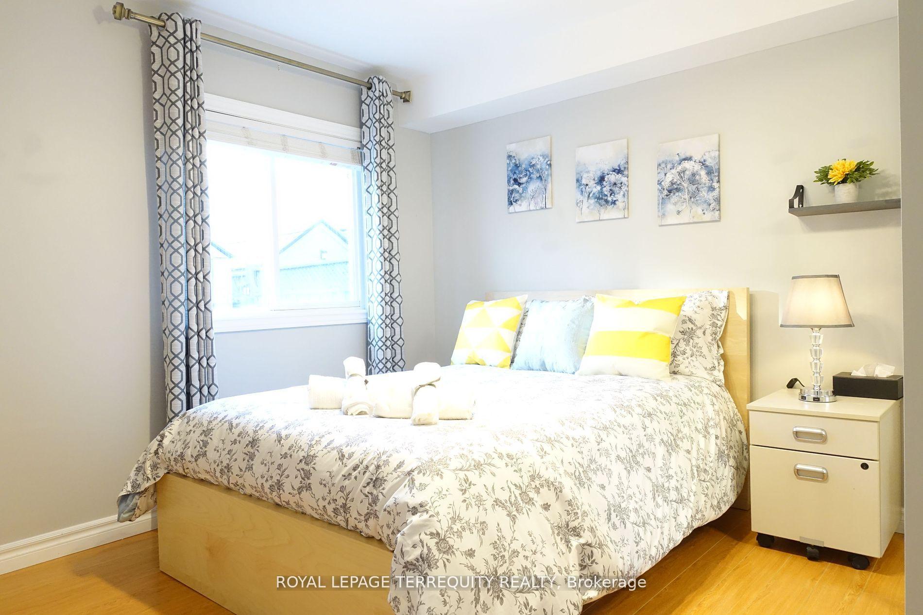 Photo 1 of 35 Gina Drive, Vaughan, Maple — HOMEH