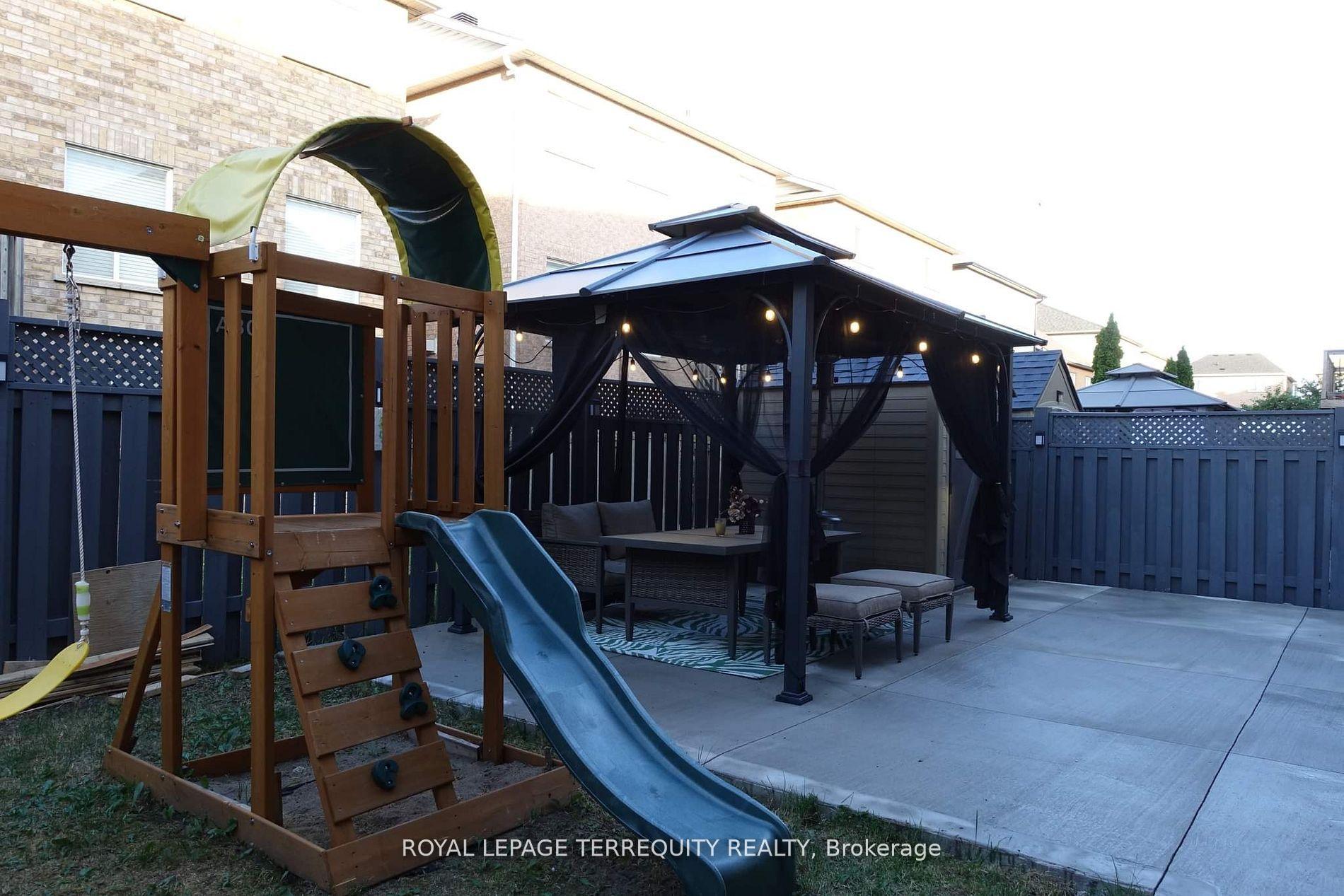 Photo 11 of 35 Gina Drive, Vaughan, Maple — HOMEH