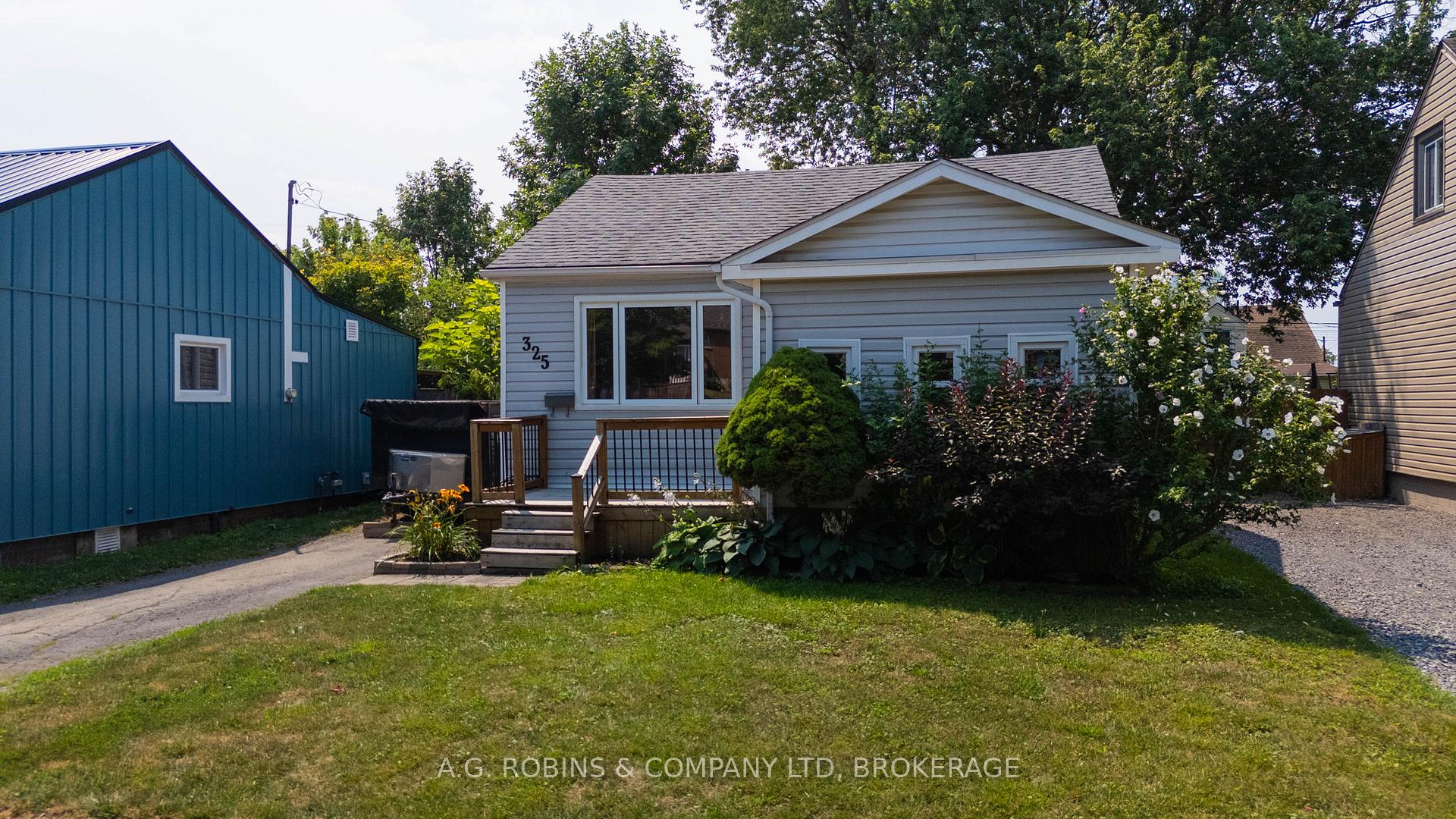 Photo 2 of 325 Commando Street, Welland, Lincoln/Crowland — HOMEH