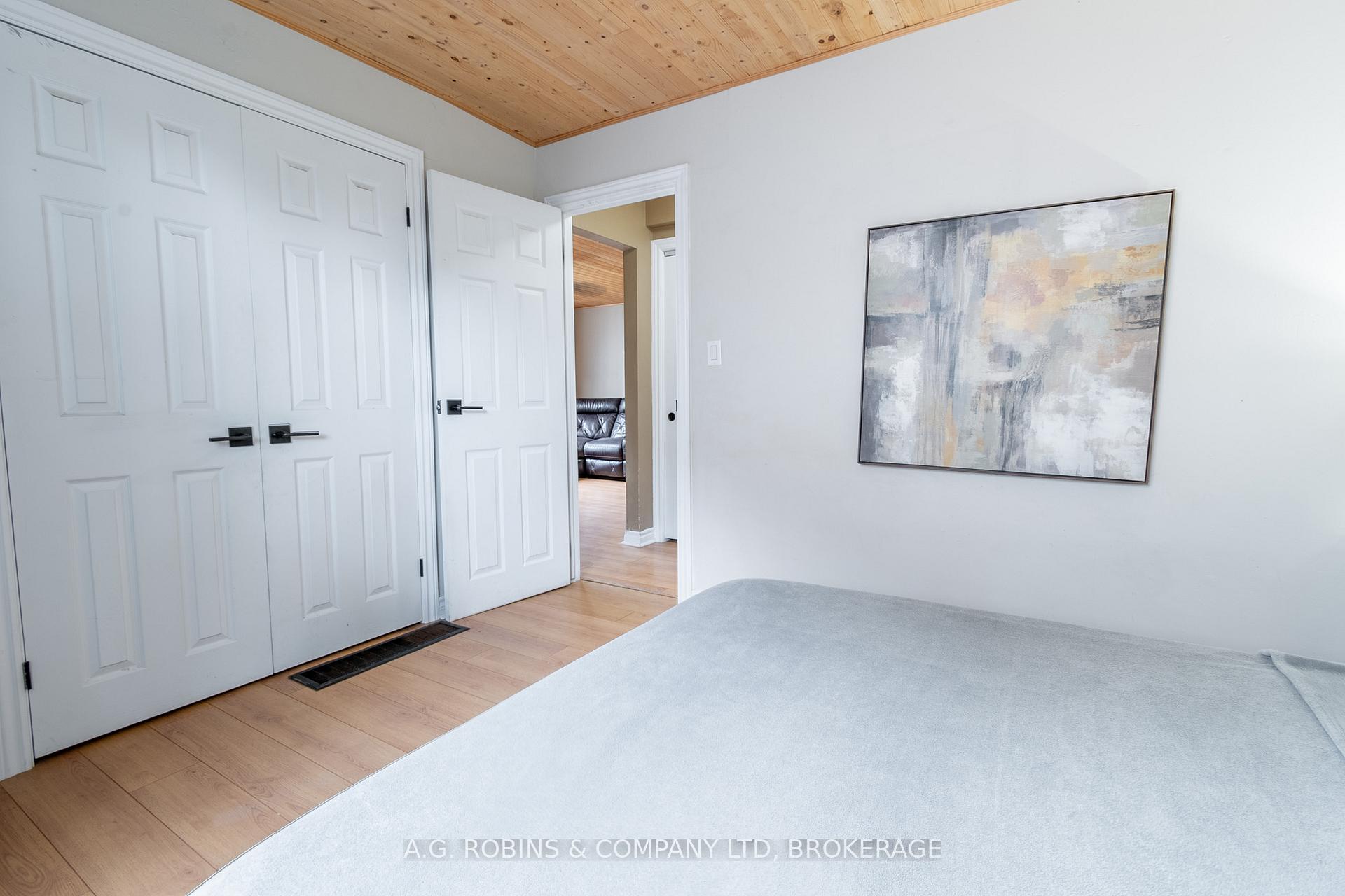 Photo 14 of 325 Commando Street, Welland, Lincoln/Crowland — HOMEH