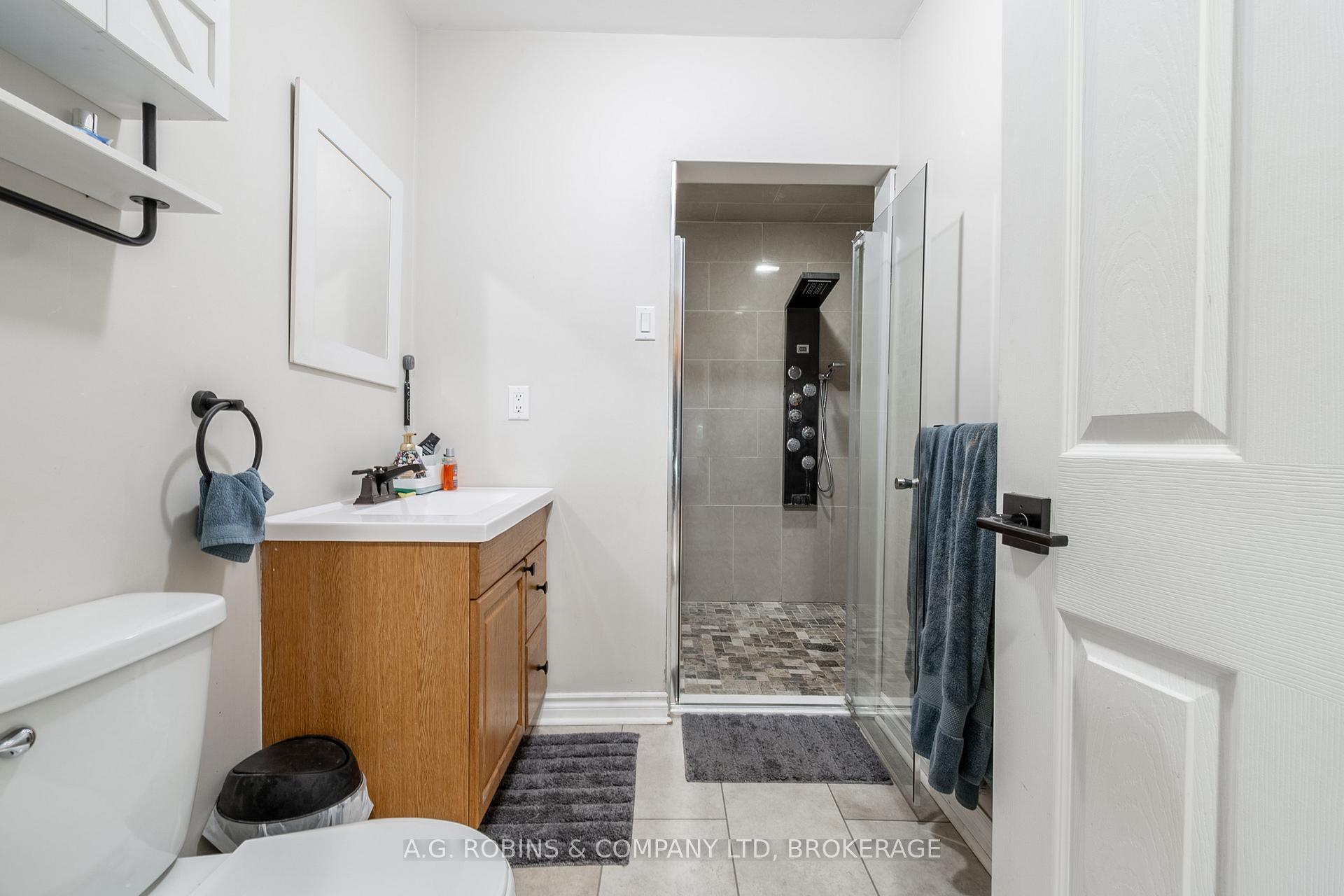 Photo 15 of 325 Commando Street, Welland, Lincoln/Crowland — HOMEH