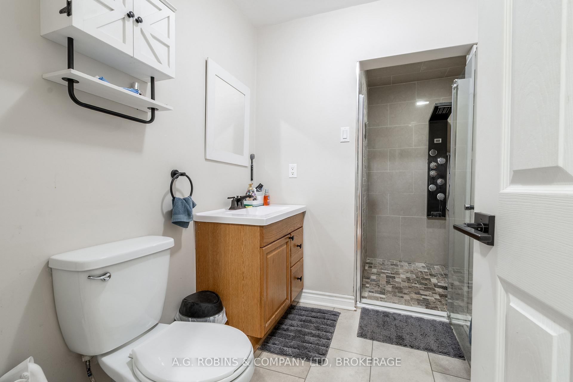 Photo 16 of 325 Commando Street, Welland, Lincoln/Crowland — HOMEH