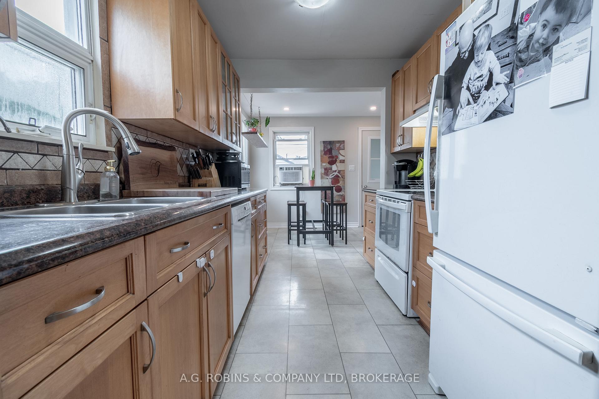 Photo 17 of 325 Commando Street, Welland, Lincoln/Crowland — HOMEH