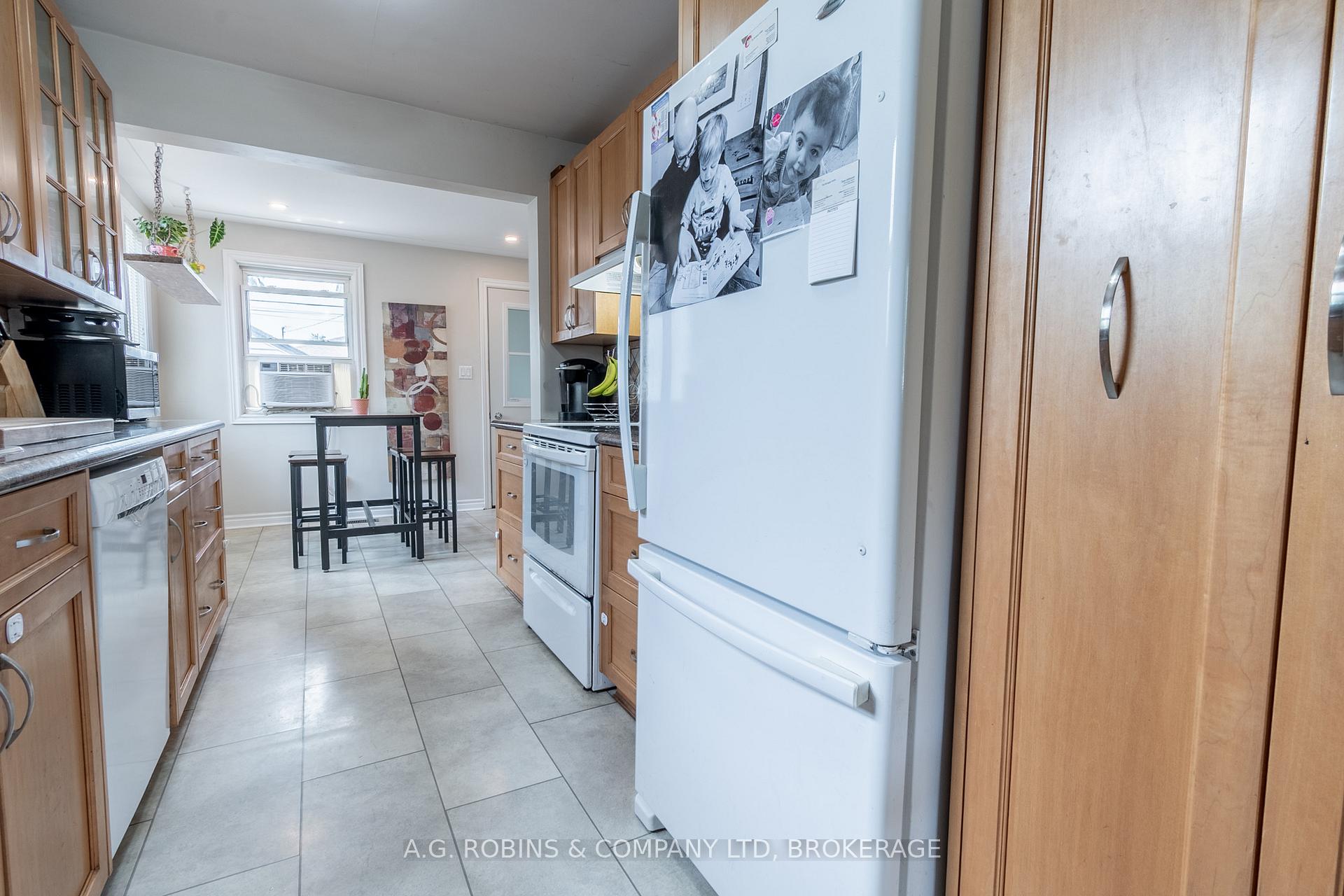 Photo 19 of 325 Commando Street, Welland, Lincoln/Crowland — HOMEH