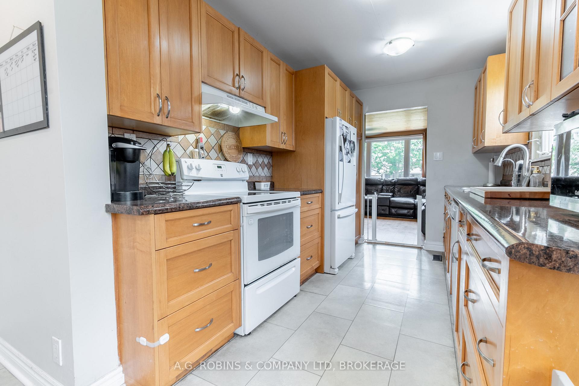 Photo 21 of 325 Commando Street, Welland, Lincoln/Crowland — HOMEH