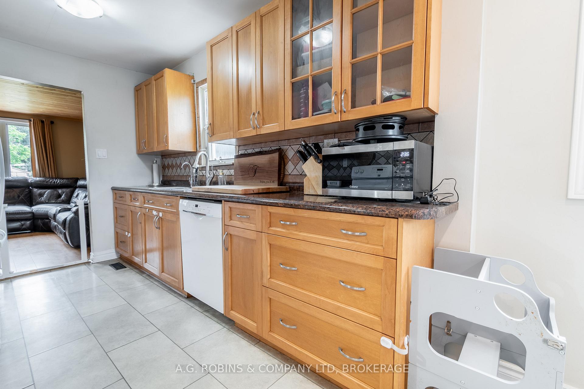 Photo 22 of 325 Commando Street, Welland, Lincoln/Crowland — HOMEH