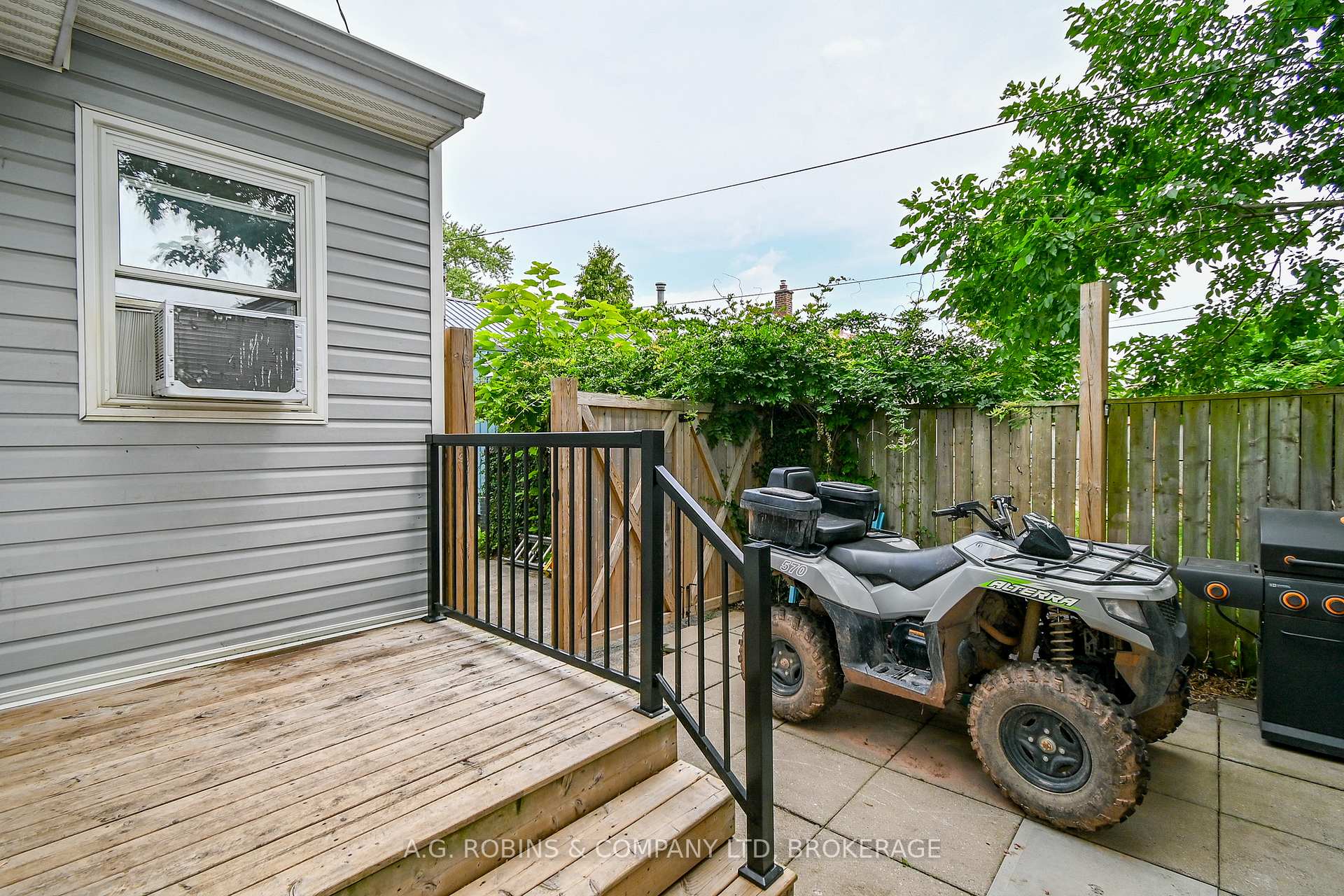Photo 33 of 325 Commando Street, Welland, Lincoln/Crowland — HOMEH