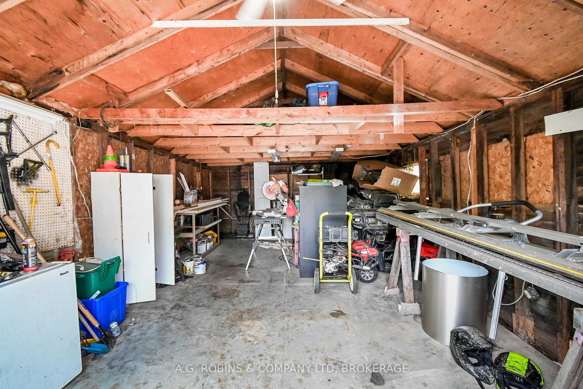 Photo 35 of 325 Commando Street, Welland, Lincoln/Crowland — HOMEH