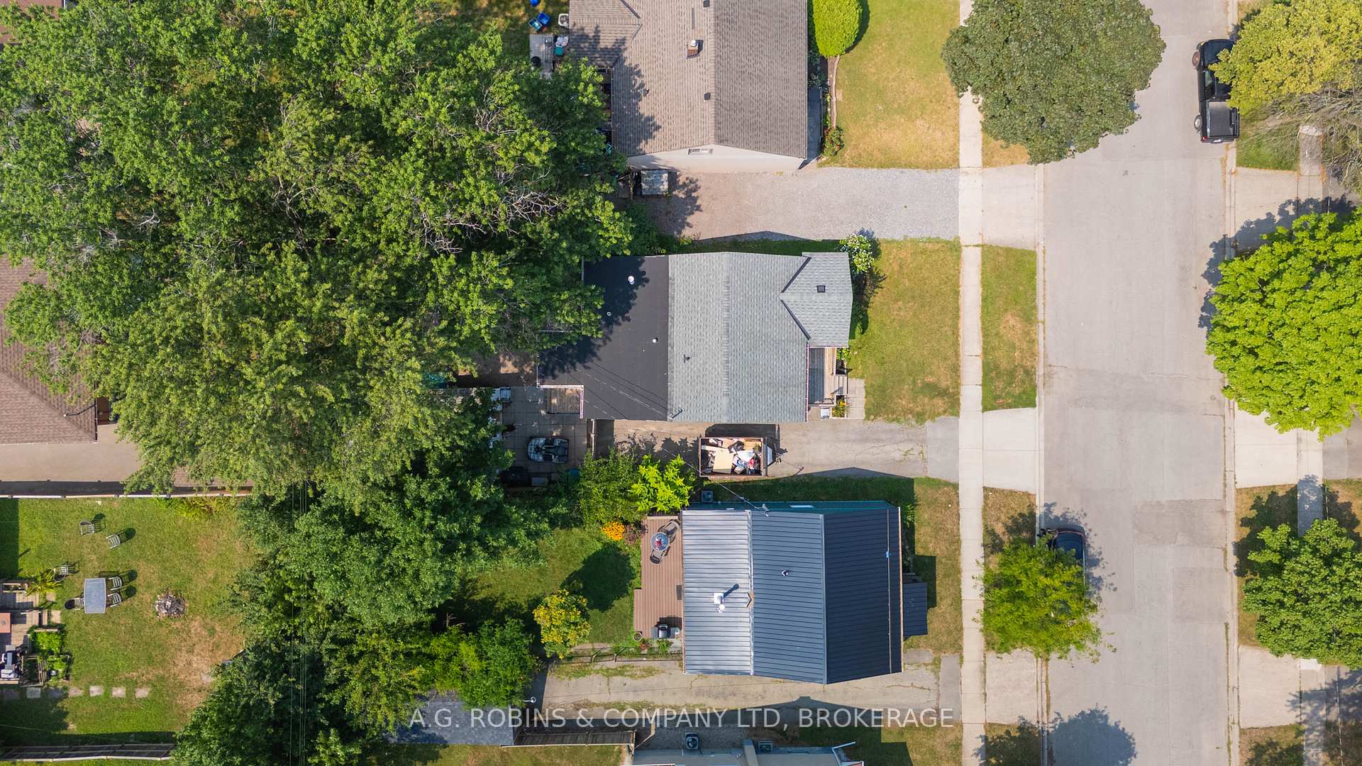 Photo 40 of 325 Commando Street, Welland, Lincoln/Crowland — HOMEH