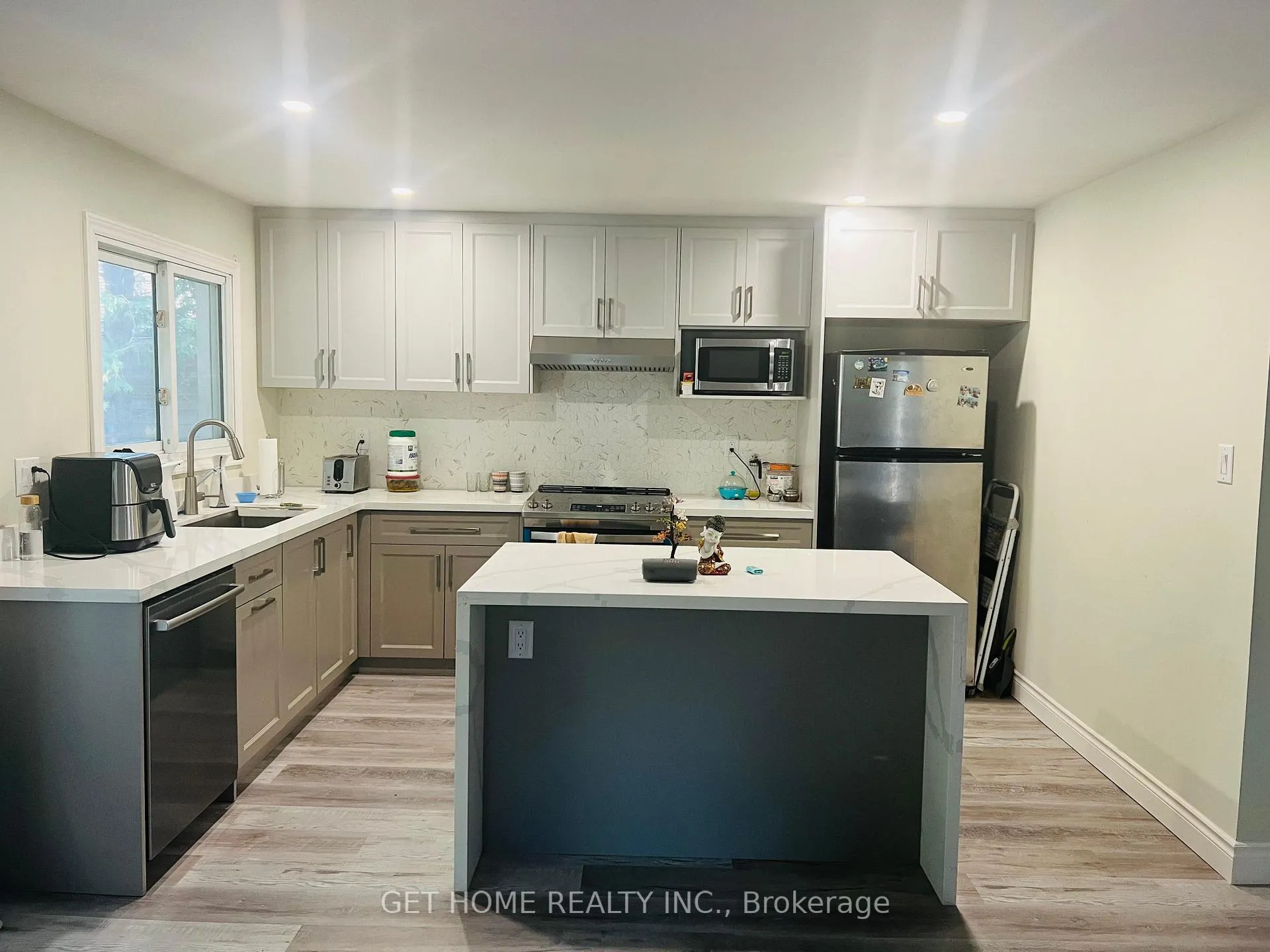 Photo 3 of 611 Anderson Street, Whitby, Blue Grass Meadows — HOMEH